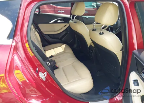 2017 Infiniti Qx30 Premium z USA, uszkodzony, nr VIN SJKCH5CP8HA021581